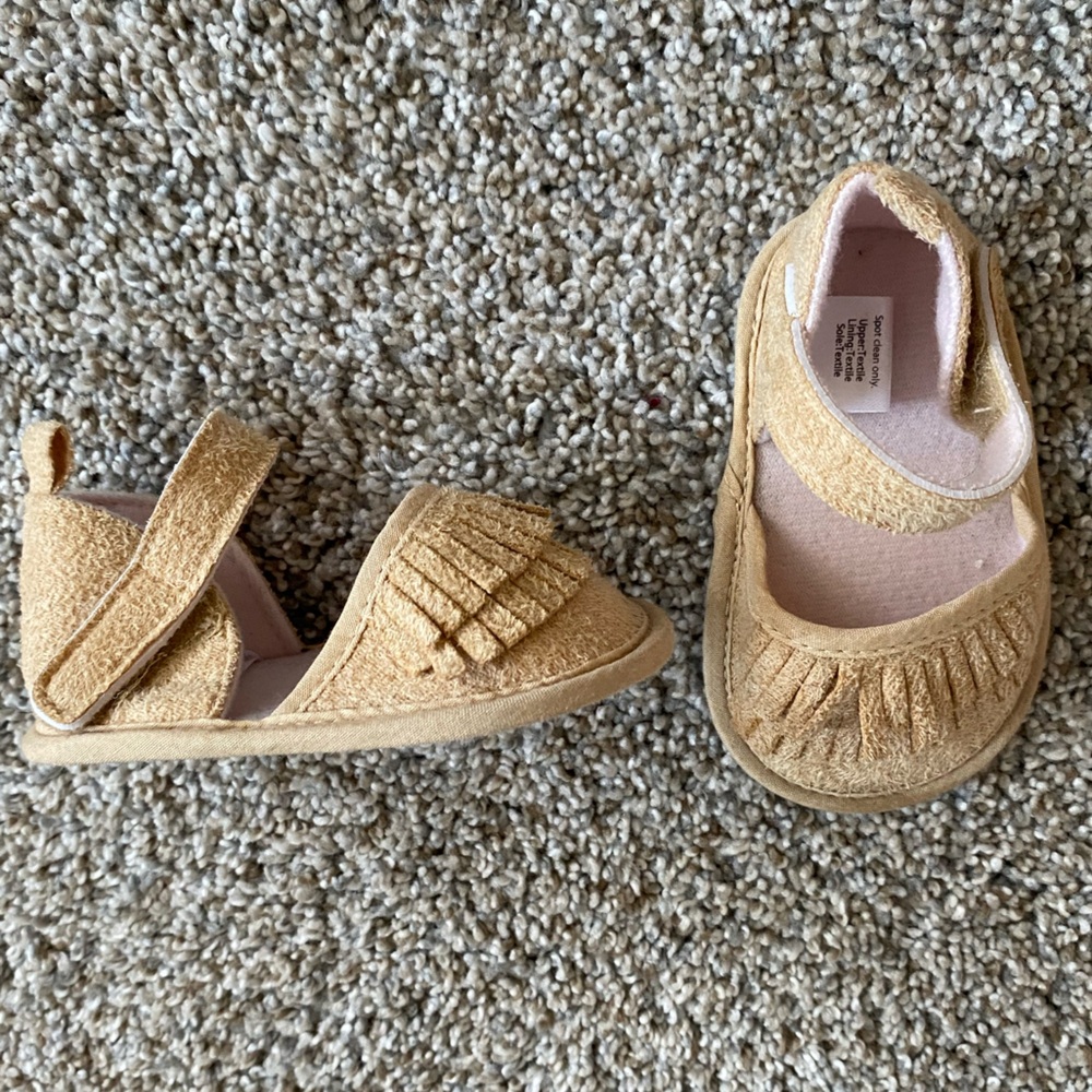 Accepting offers- Infant shoes 0-6 months Hudson Baby - Picture 1 of 4